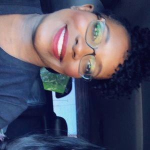 Meet your Posher, Shawna